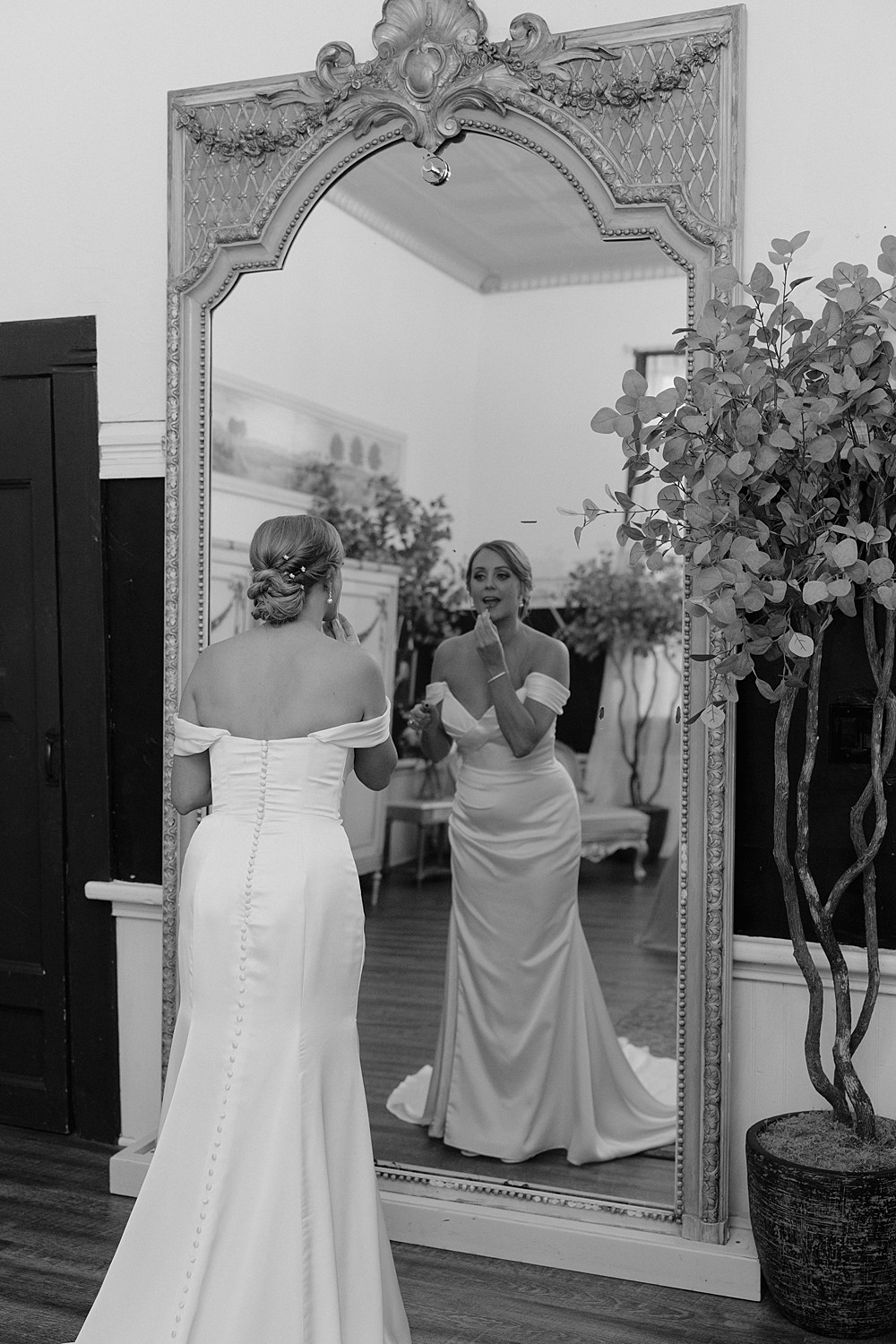 Twin Oaks Garden Wedding; San Diego Wedding & Portrait Photographer; San Diego wedding photography; San Diego Wedding Photographer